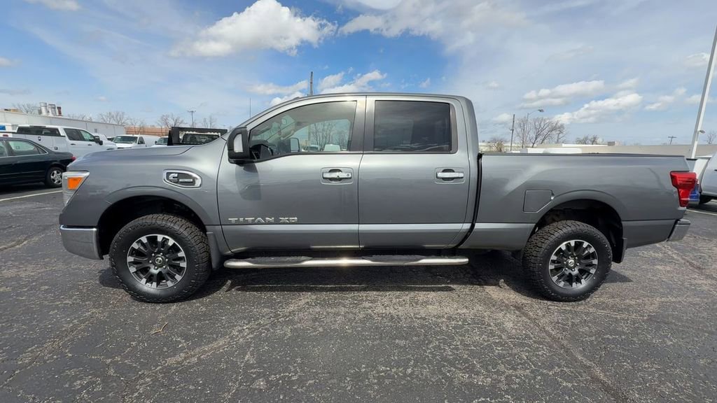 Used 2017 Nissan Titan SV RWD image 5