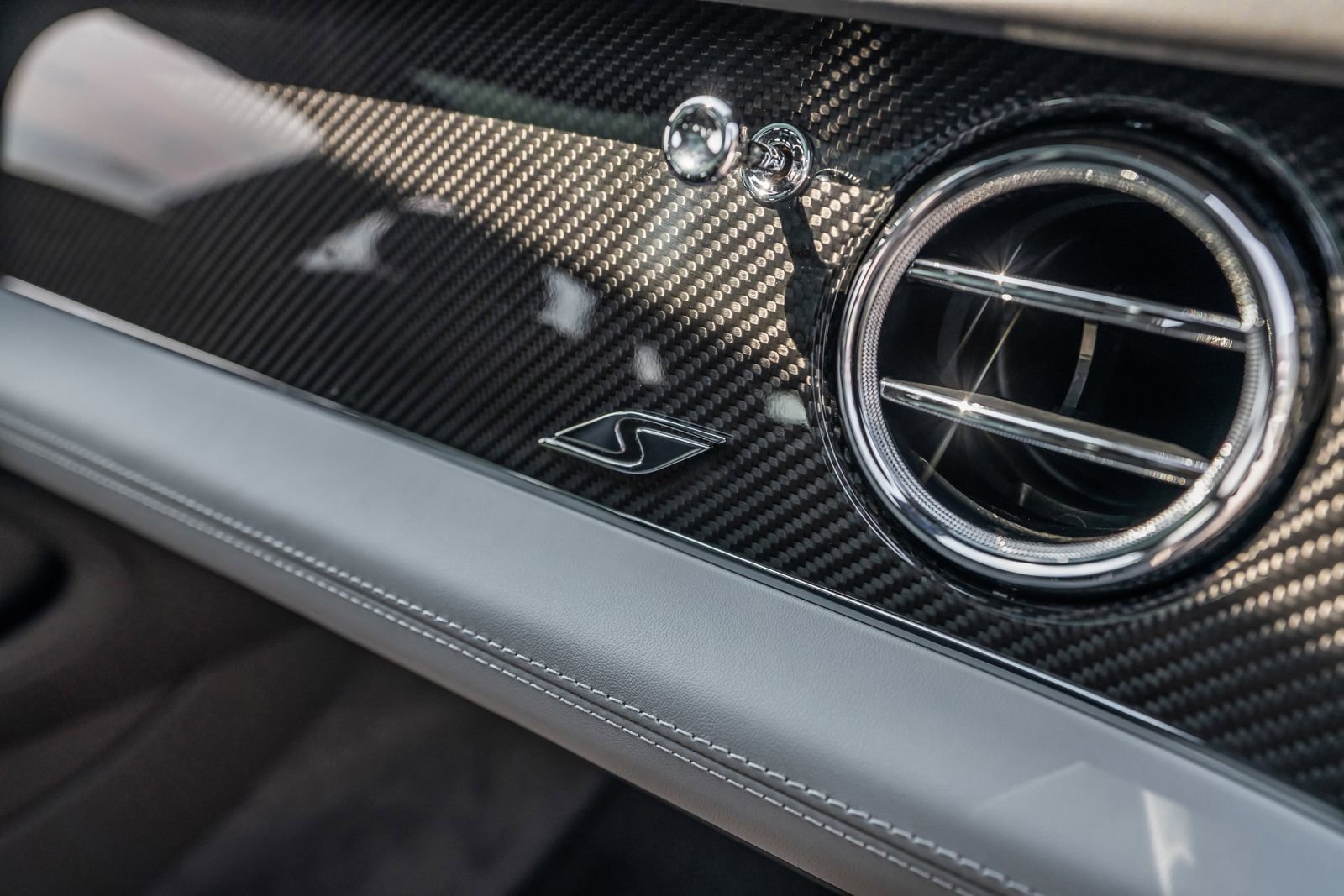 New 2025 Bentley Bentayga image 51