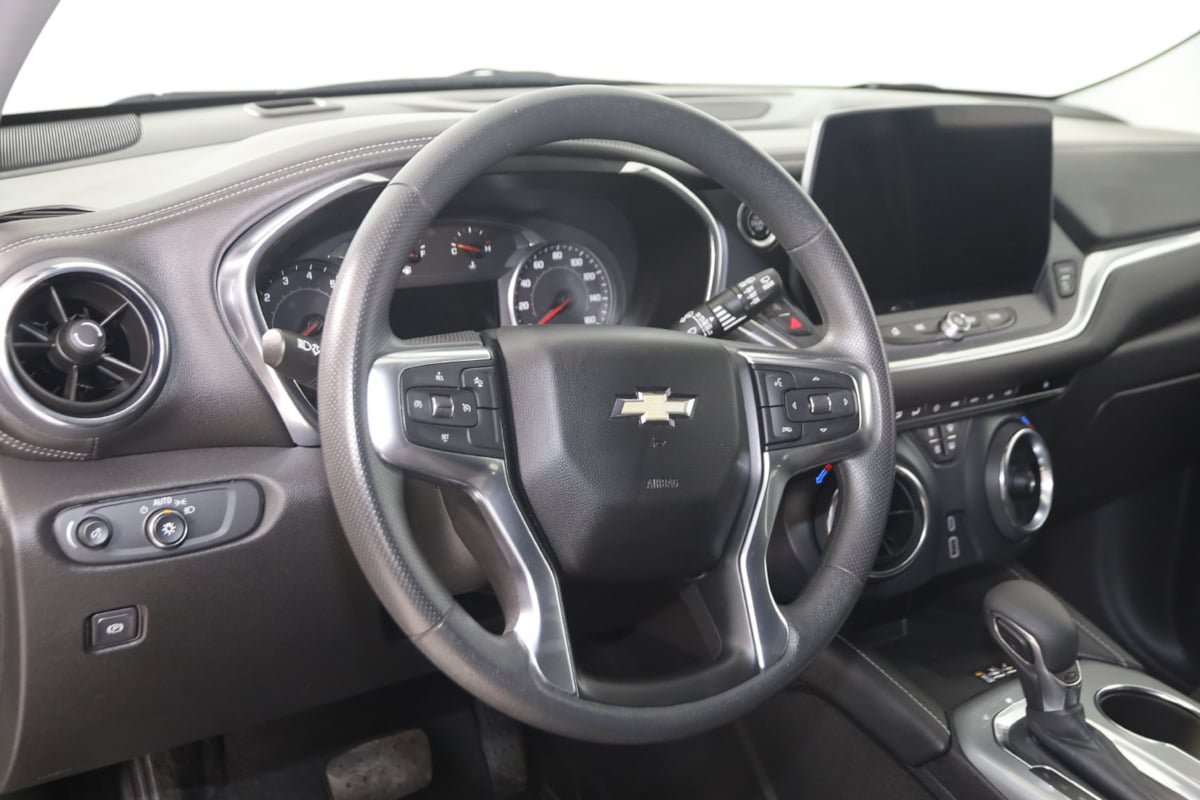 Used 2024 Chevrolet Blazer LT w/ Convenience Package FWD image 6