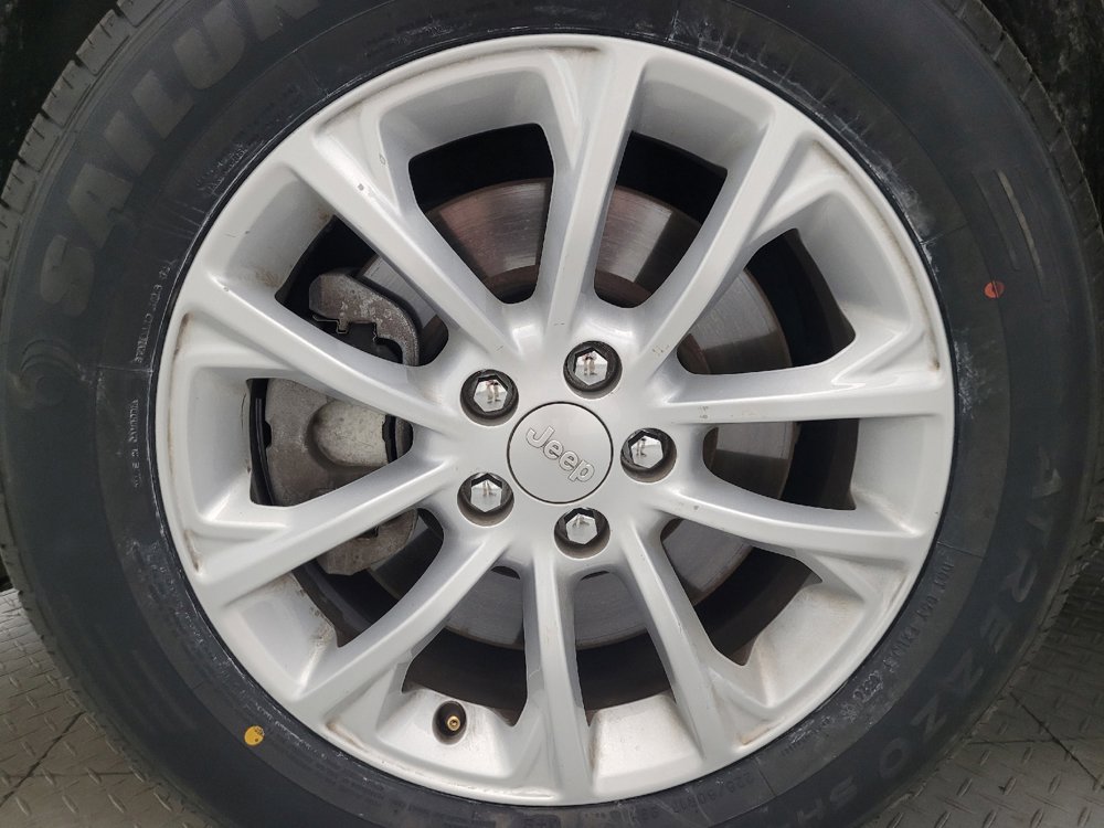 Used 2020 Jeep Cherokee Latitude FWD image 31