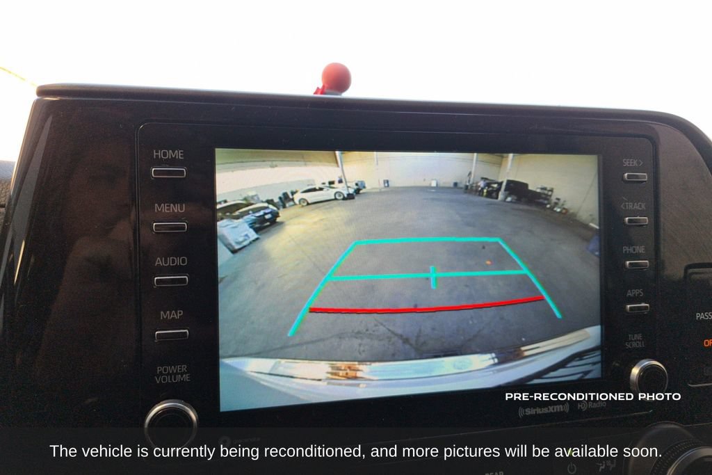 Used 2022 Toyota Highlander XLE FWD image 17