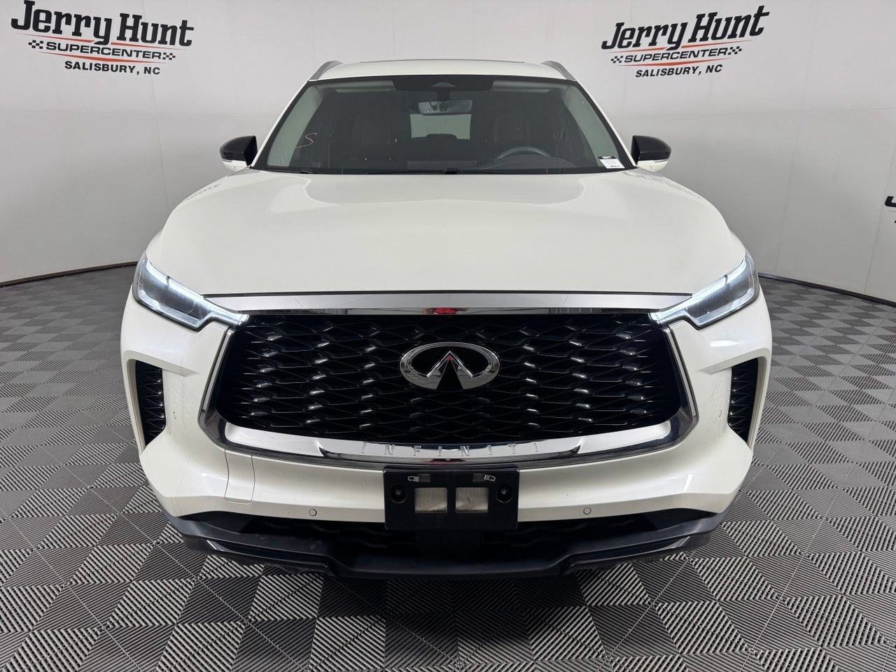 Used 2023 INFINITI QX60 Luxe AWD/4WD image 5