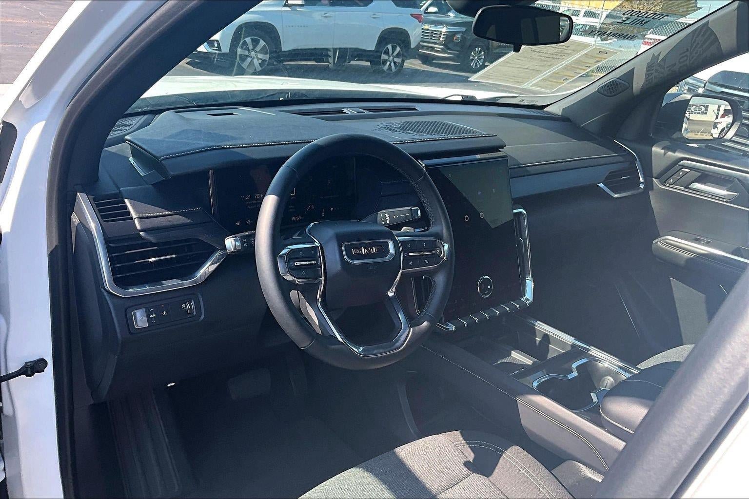 Used 2025 GMC Acadia Elevation FWD image 15