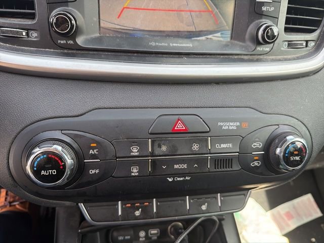 Used 2017 Kia Sorento LX w/ LX Convenience Package image 19