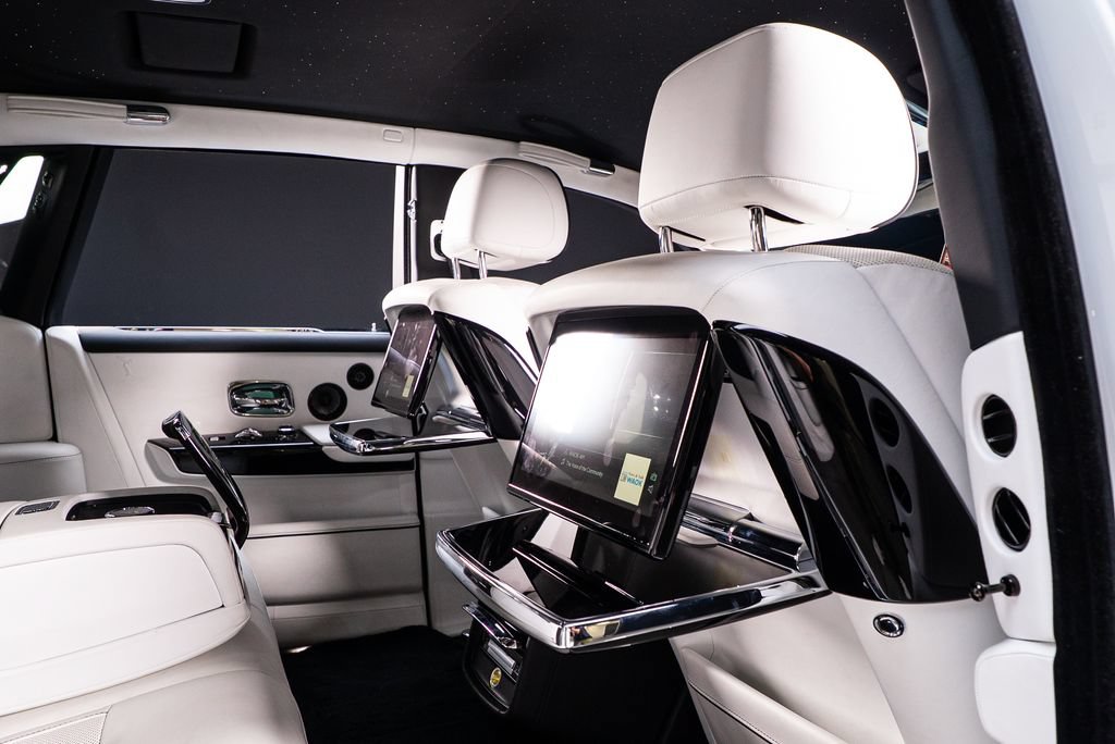 Used 2022 Rolls-Royce Phantom Sedan w/ The Phantom Package RWD image 58