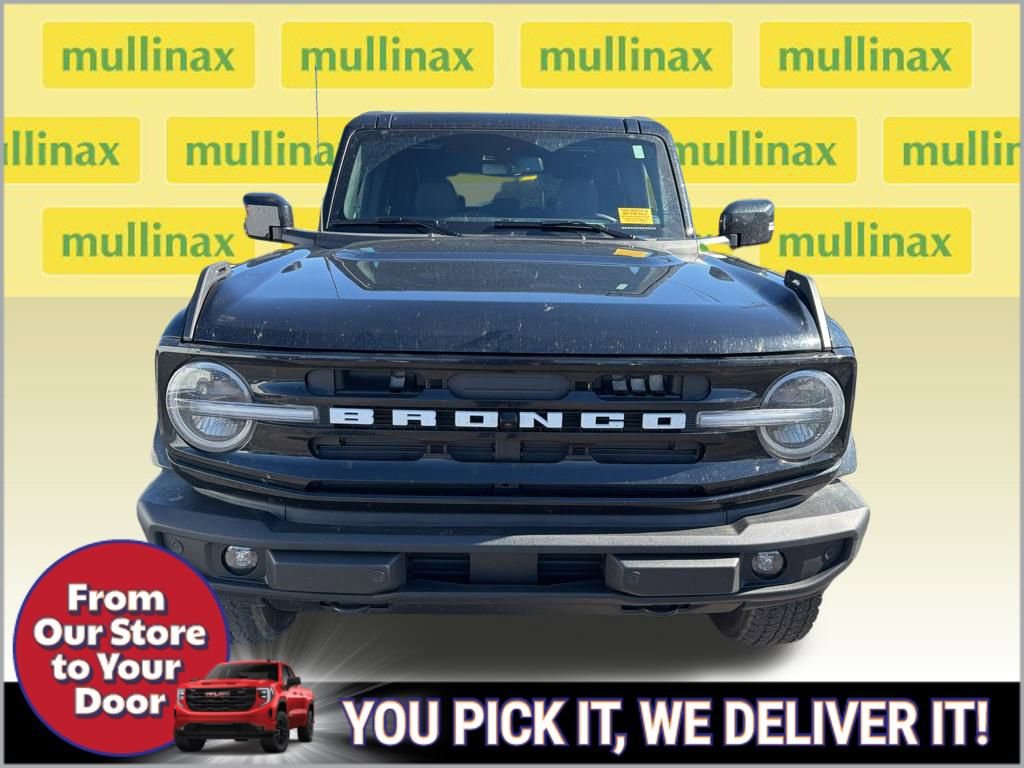 Used 2025 Ford Bronco Outer Banks image 2