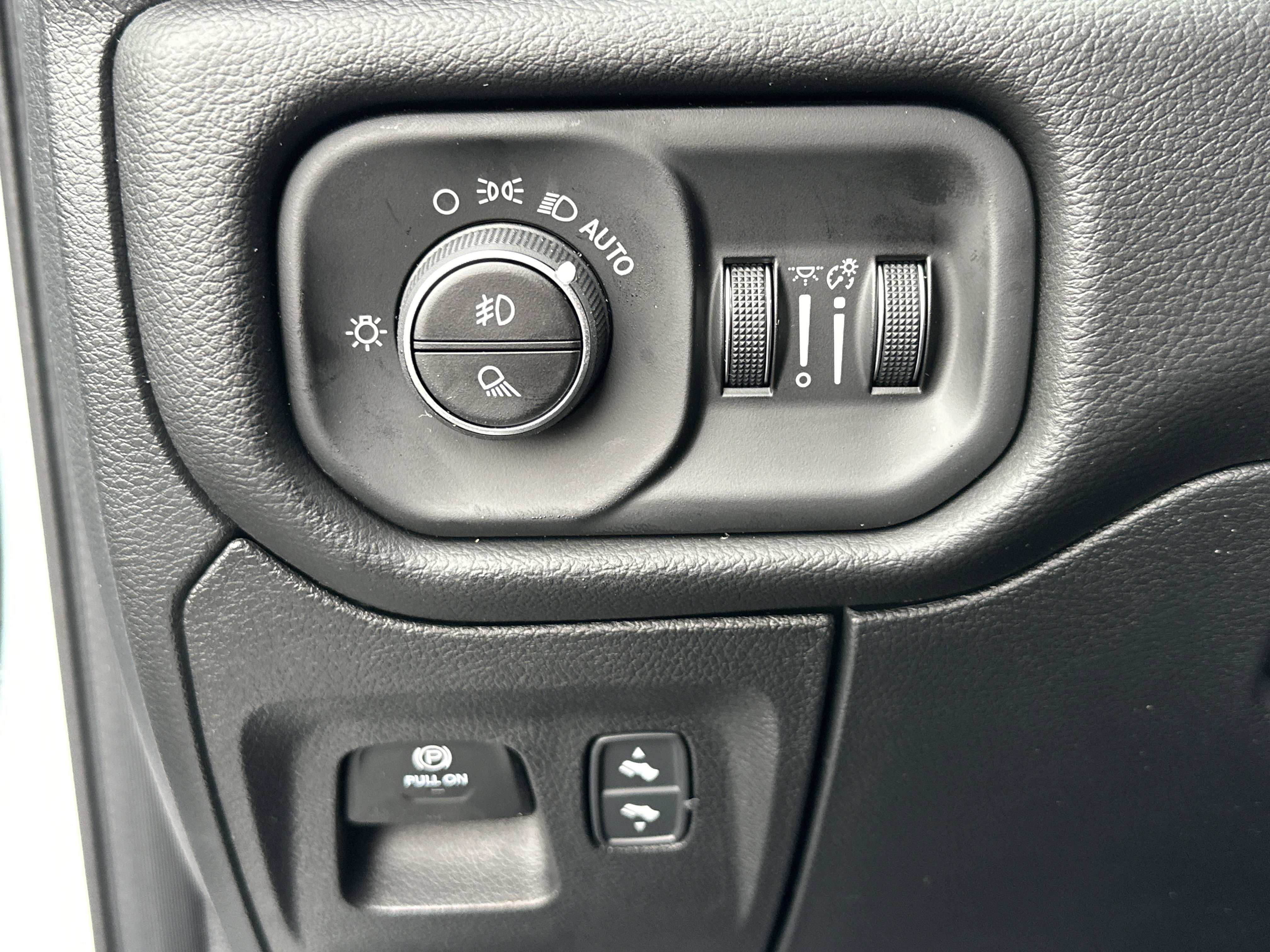 New 2026 RAM 1500 Big Horn AWD/4WD image 12