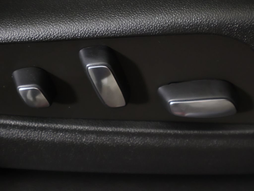Used 2024 Cadillac XT6 Sport w/ LPO, Floor Liner Package AWD/4WD image 41