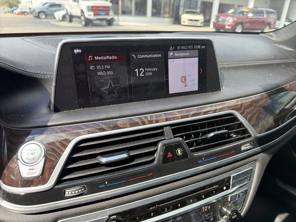 Used 2019 BMW 750i w/ Executive Package image 12