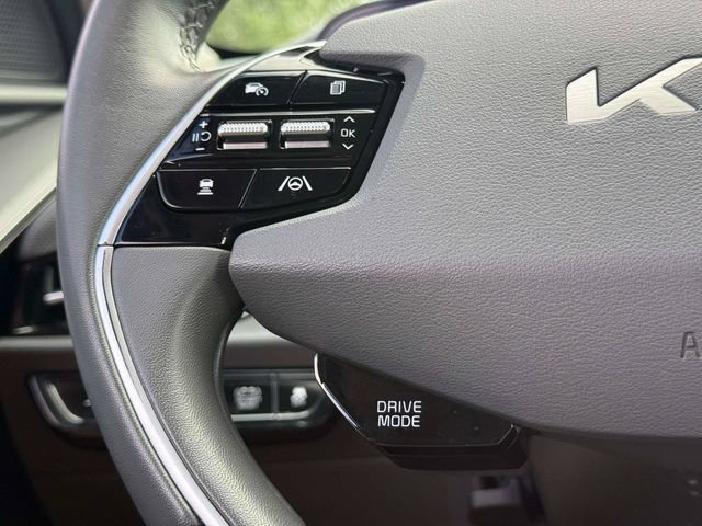 Used 2024 Kia Niro EX FWD image 25