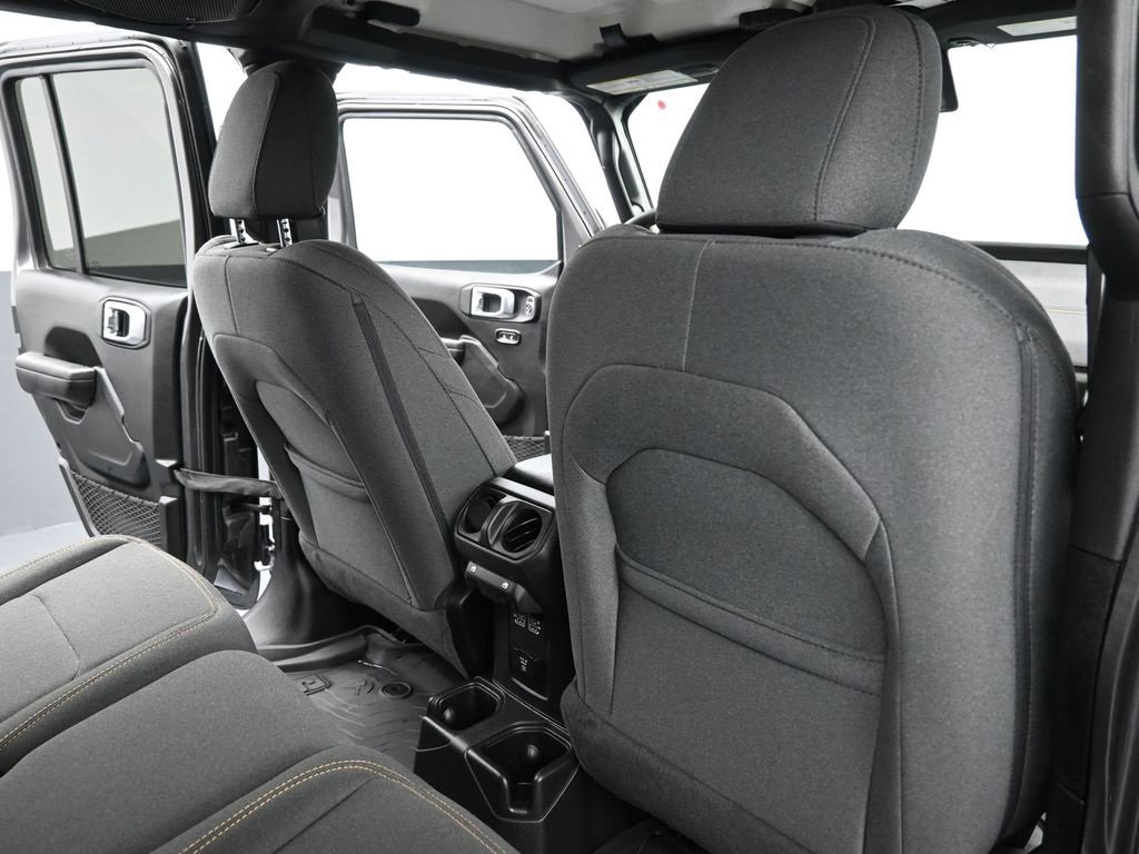 Used 2024 Jeep Gladiator Willys image 10