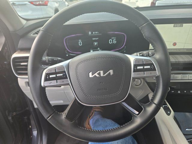 Used 2025 Kia Telluride EX image 17