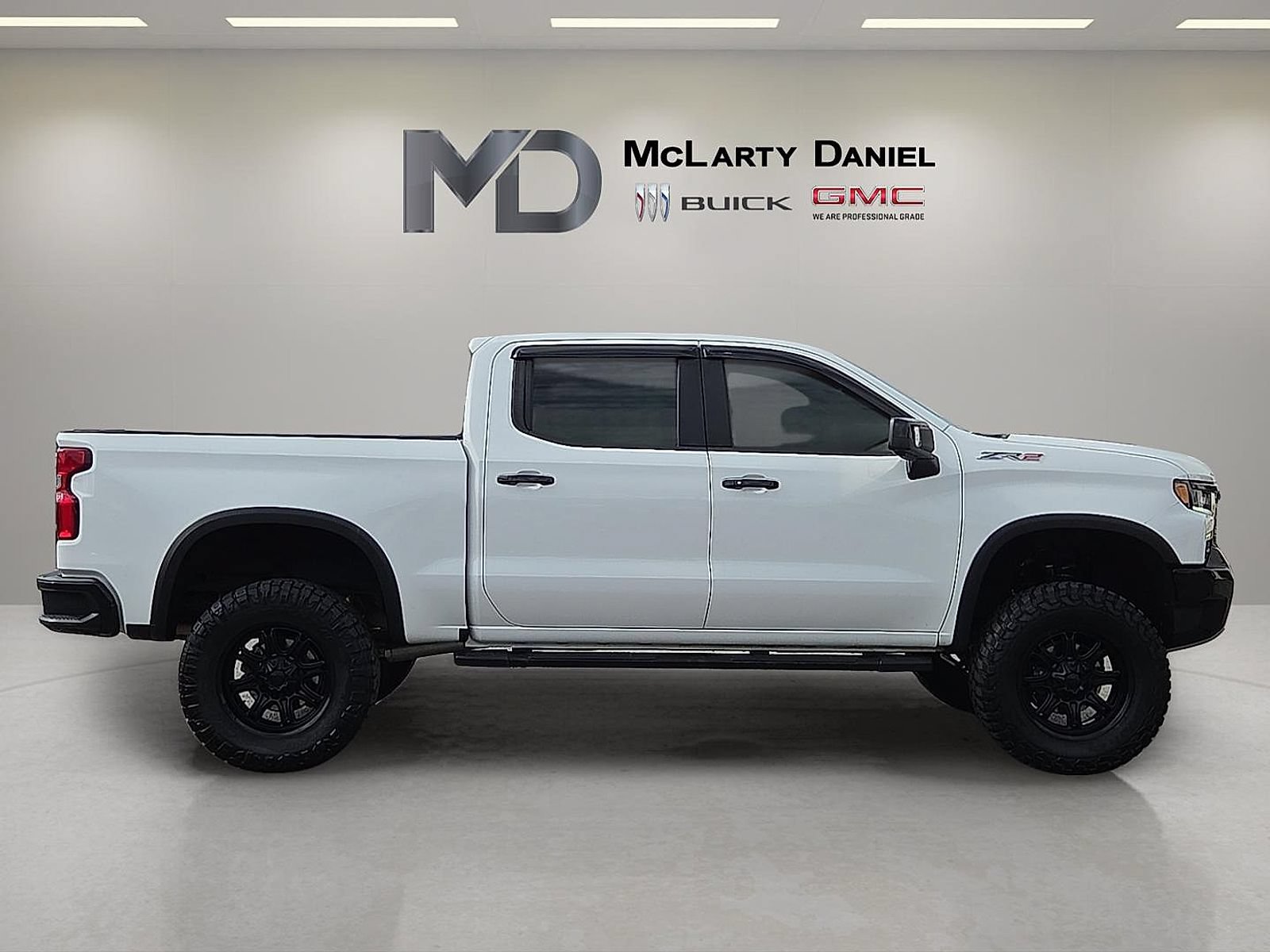 Used 2022 Chevrolet Silverado 1500 ZR2 w/ Technology Package AWD/4WD image 15