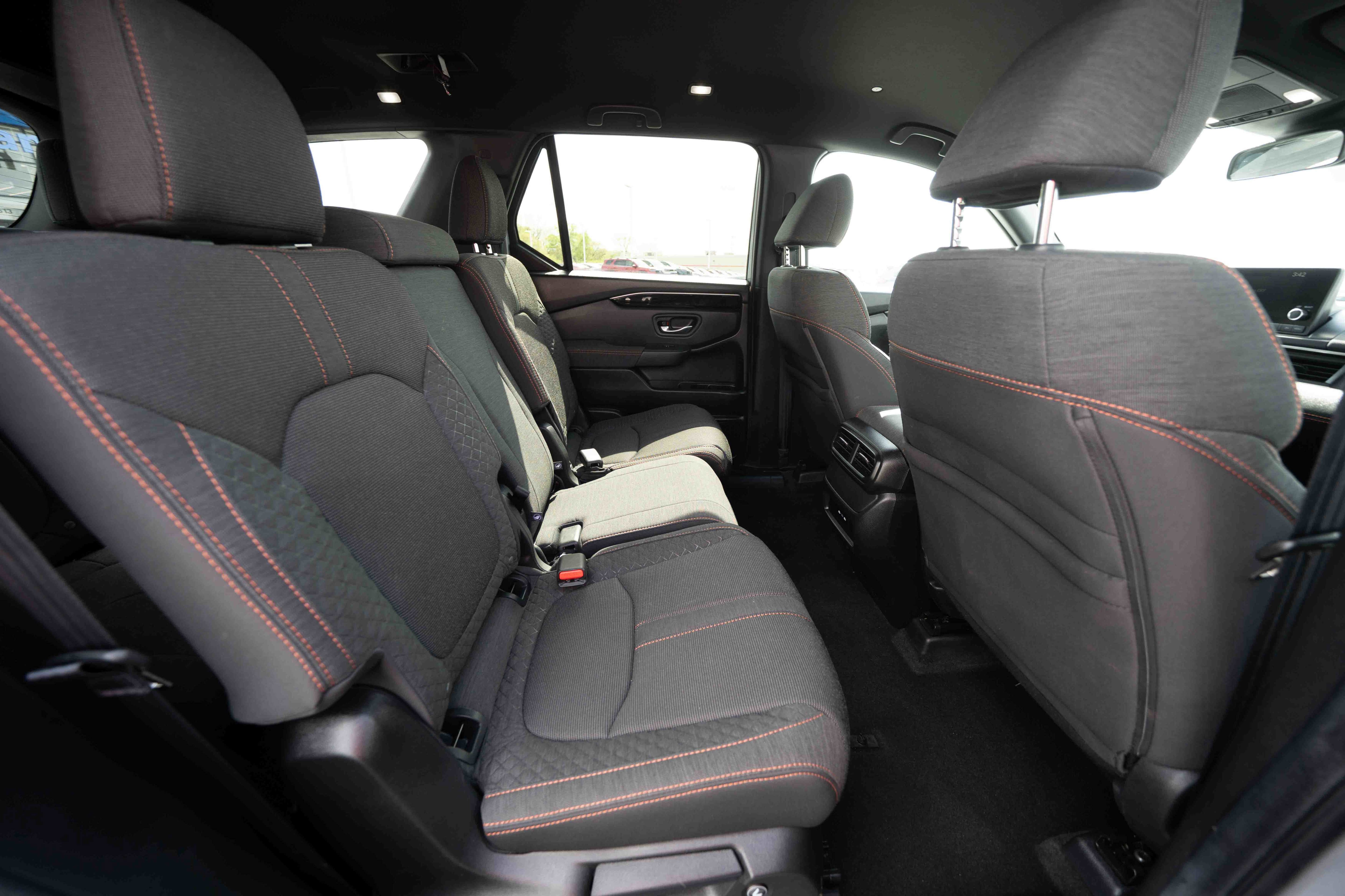 Used 2025 Honda Pilot Sport image 25