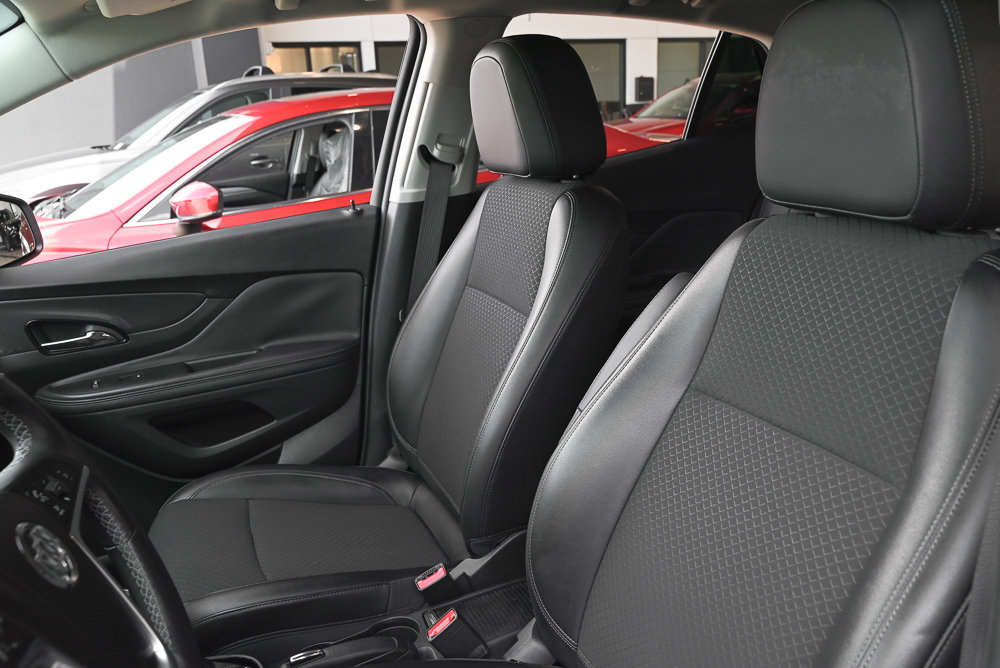 Used 2022 Buick Encore Preferred w/ Safety Package FWD image 13