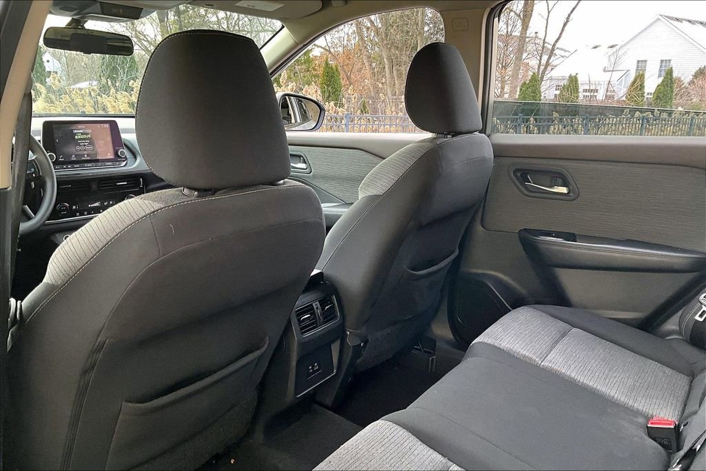 Used 2021 Nissan Rogue SV image 30