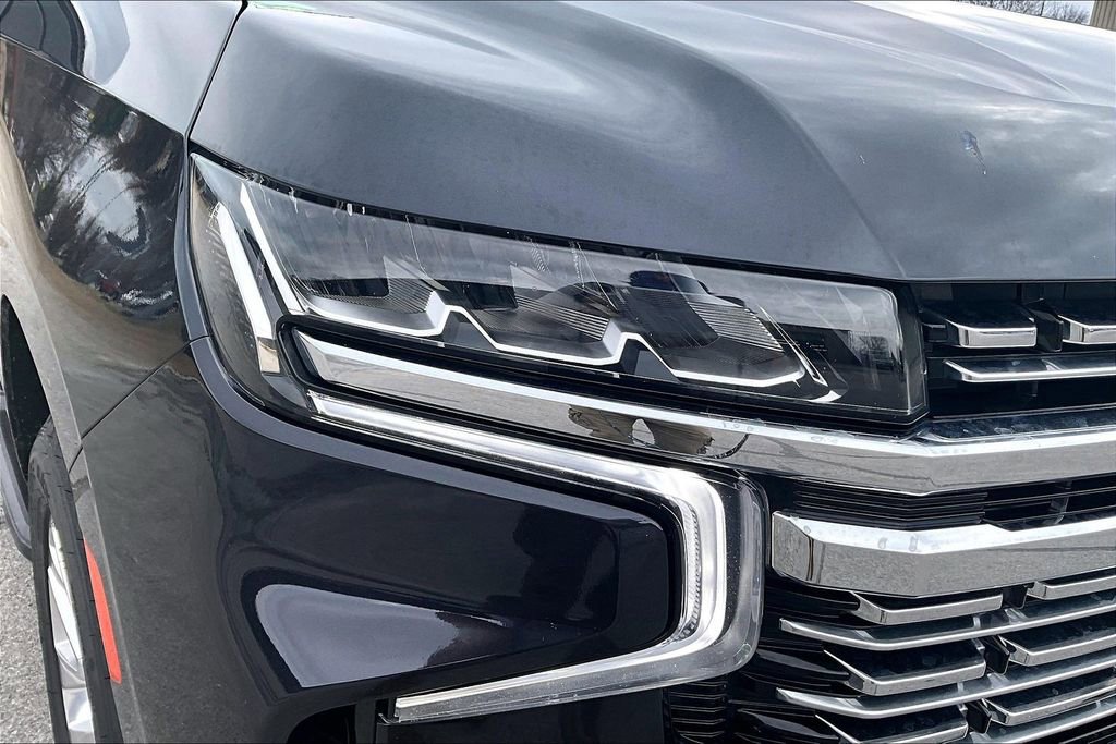 Used 2024 Chevrolet Suburban Premier image 32