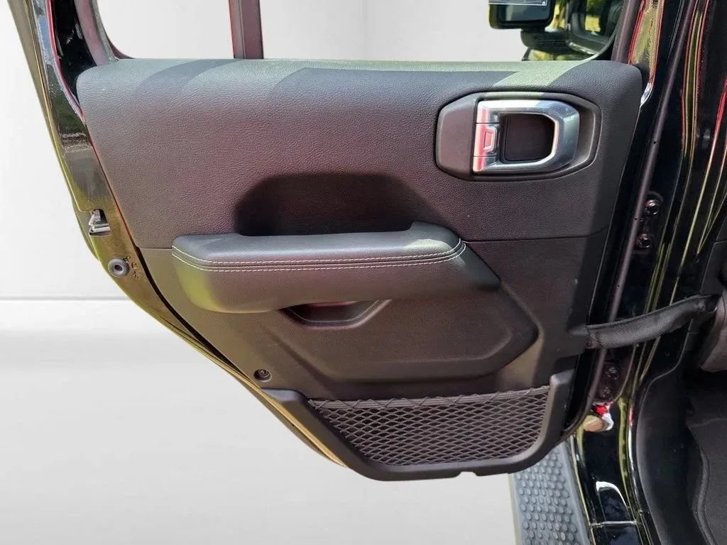 Used 2021 Jeep Wrangler Unlimited Sahara AWD/4WD image 25