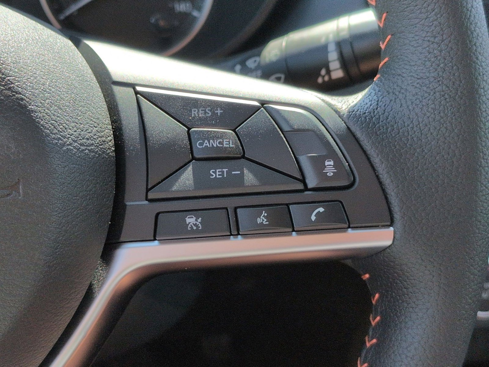 New 2025 Nissan Versa SR w/ Trunk Package image 15