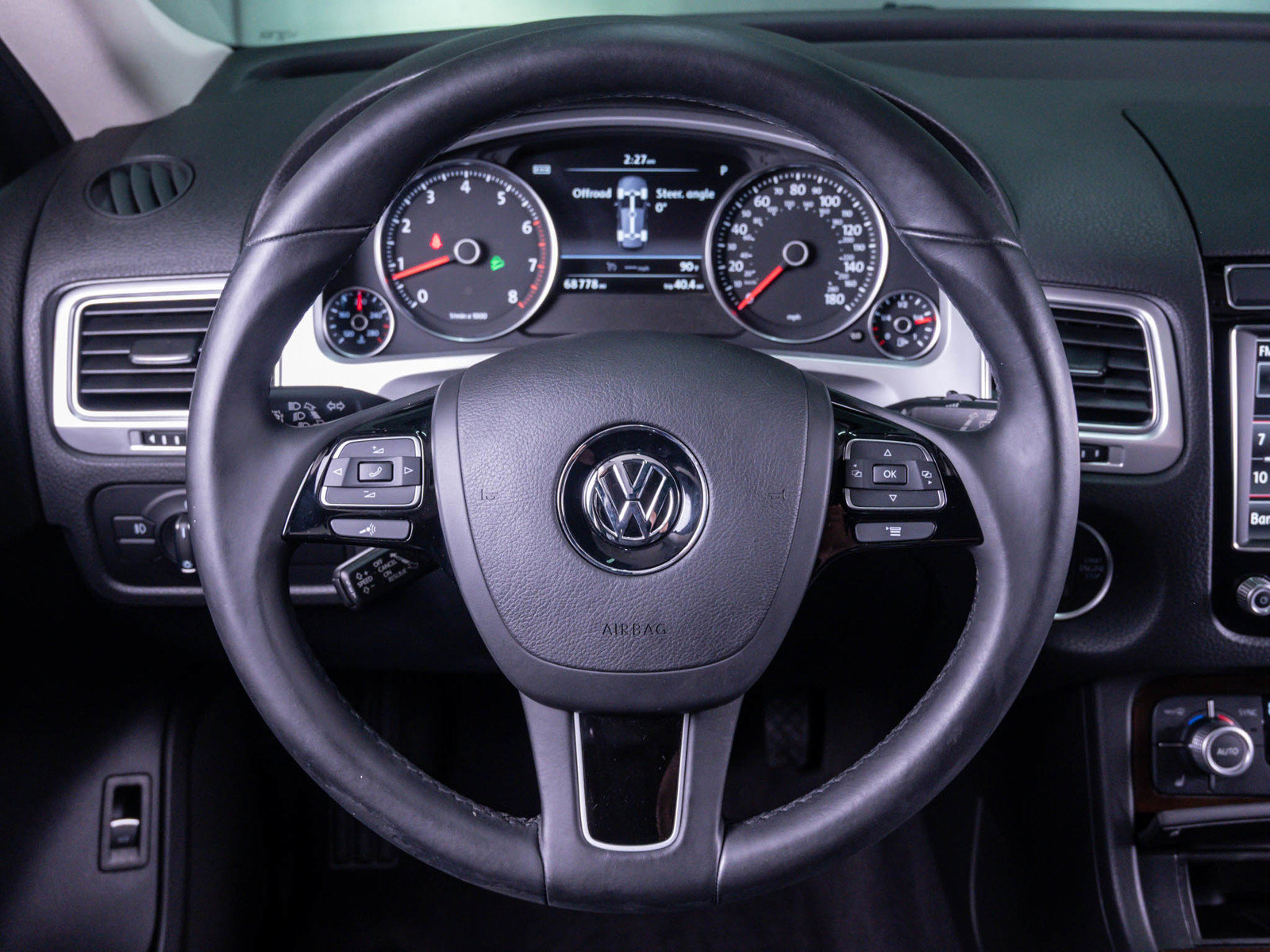 Used 2015 Volkswagen Touareg VR6 AWD/4WD image 15