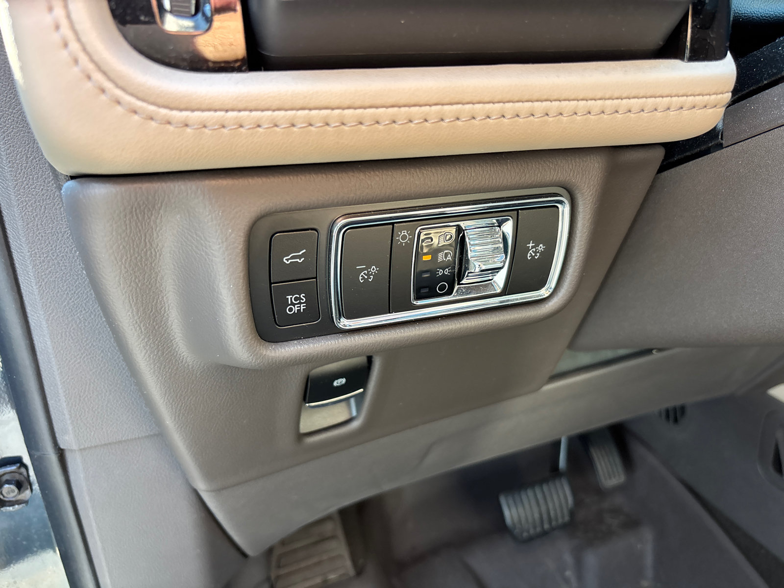 Certified 2023 Lincoln Nautilus Reserve w/ Equipment Group 201A AWD/4WD image 14