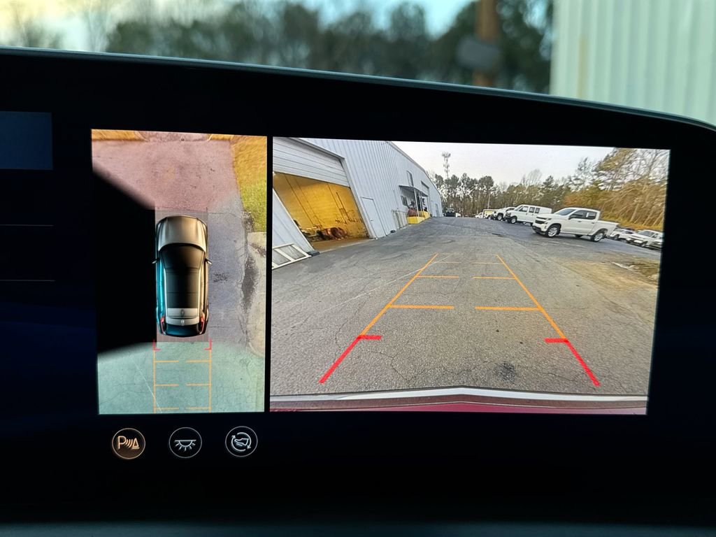 Used 2024 Cadillac Lyriq Luxury image 27