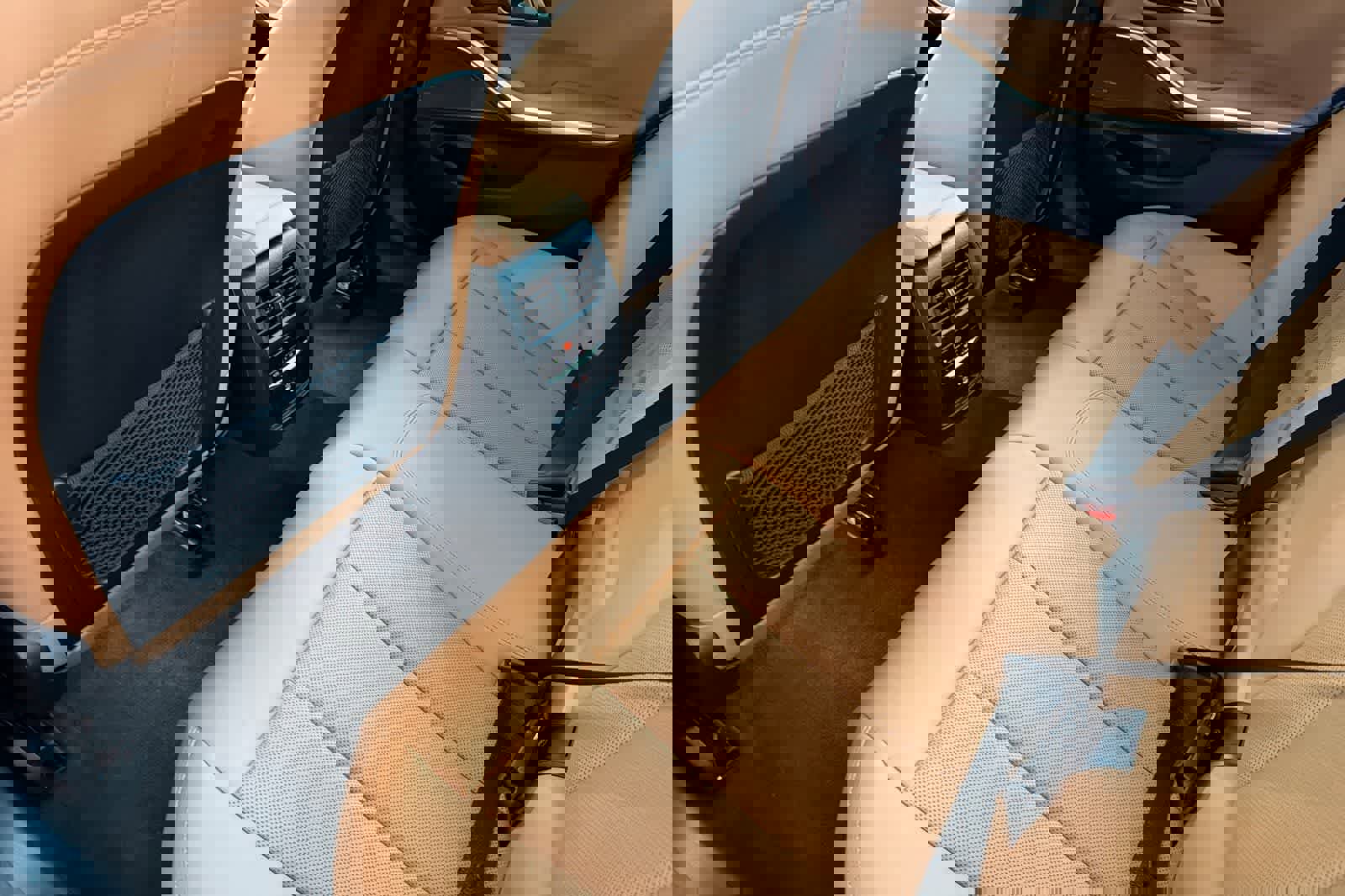 Certified 2023 BMW 330i Sedan w/ M Sport Package RWD image 4