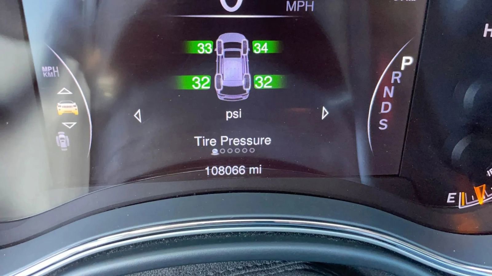 Used 2015 Jeep Grand Cherokee High Altitude RWD image 11