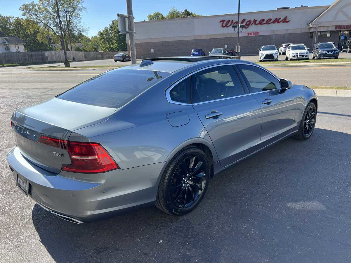 Used 2018 Volvo S90 T6 Momentum w/ Convenience Package image 5