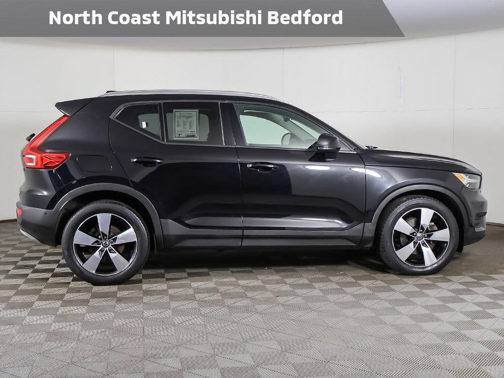 Used 2019 Volvo XC40 T5 Momentum AWD/4WD image 1