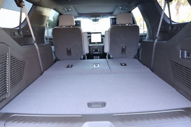 New 2026 GMC Yukon XL Elevation w/ Elevation Premium Package RWD image 21