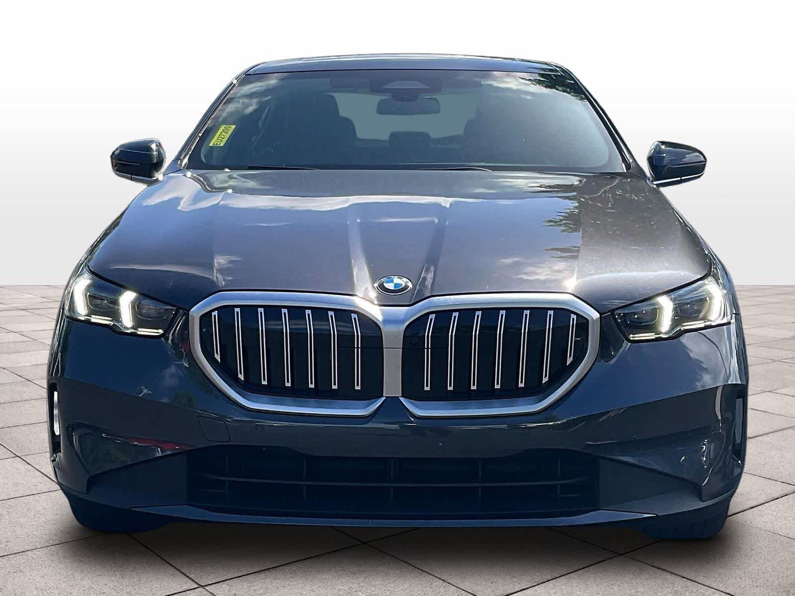 Used 2024 BMW 530i w/ Premium Package RWD image 3