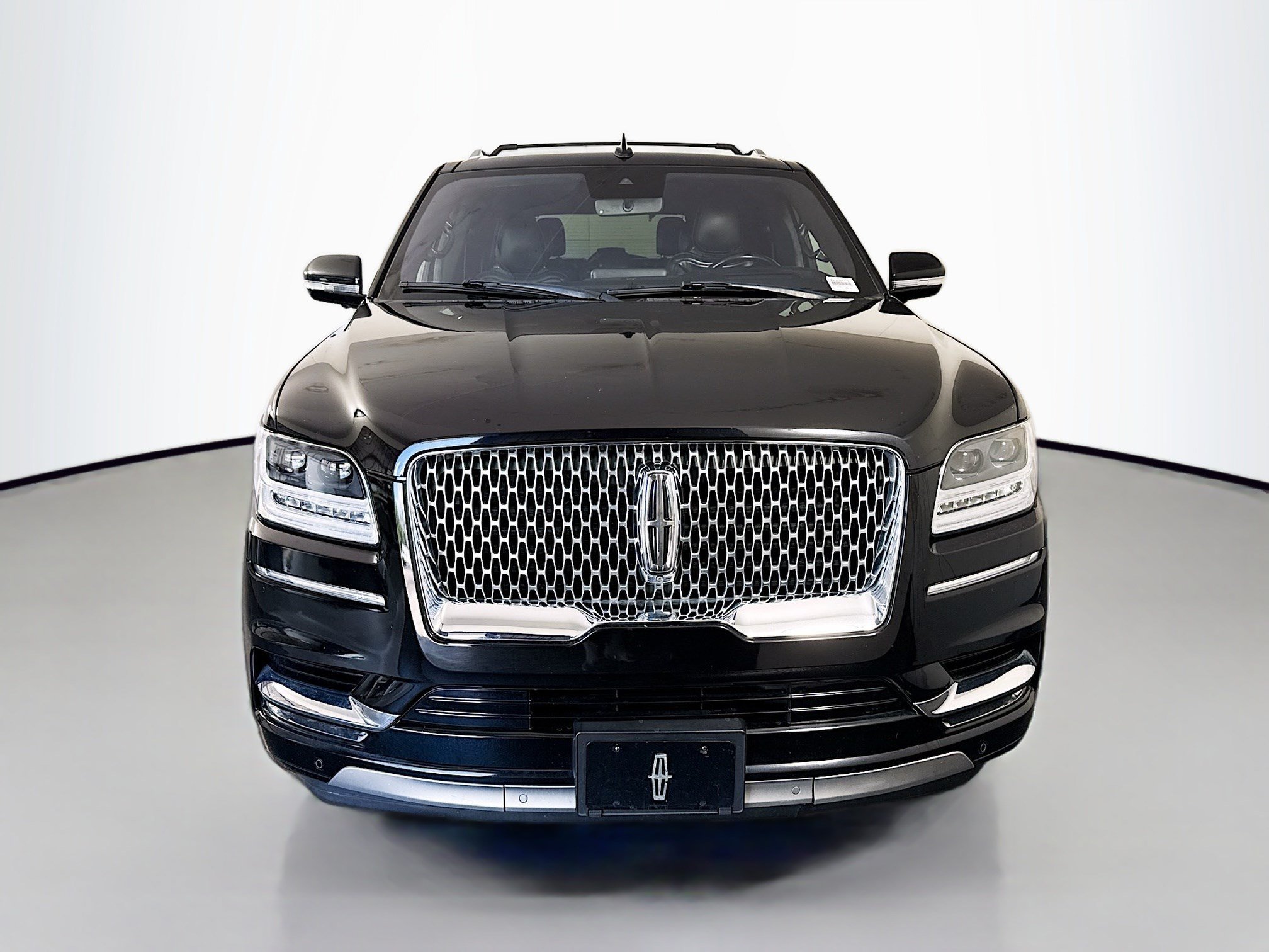 Used 2019 Lincoln Navigator Reserve w/ Cargo Package AWD/4WD image 2