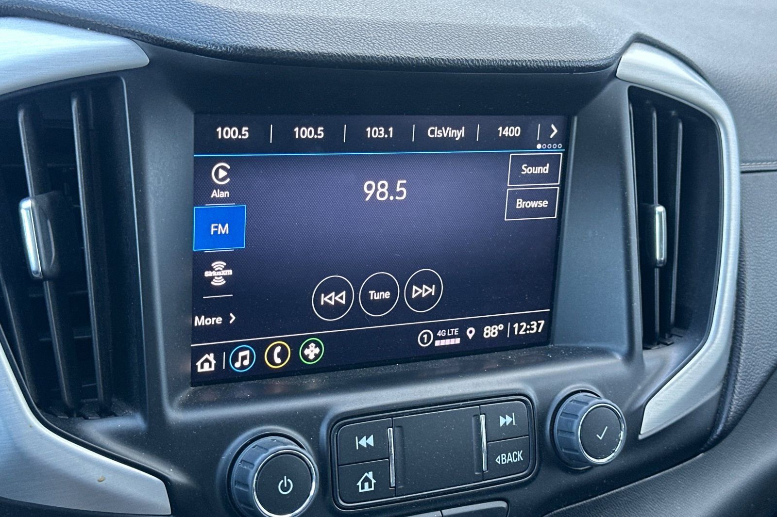 Used 2023 GMC Terrain SLT image 26