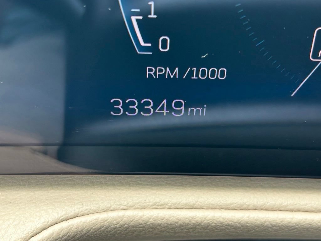 Used 2025 Cadillac XT4 Premium Luxury FWD image 25