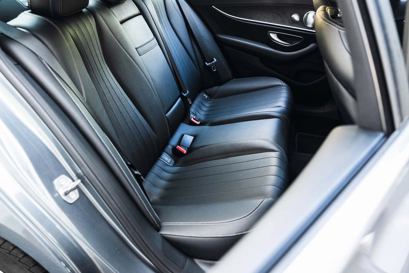 Used 2018 Mercedes-Benz E 300 4MATIC image 28