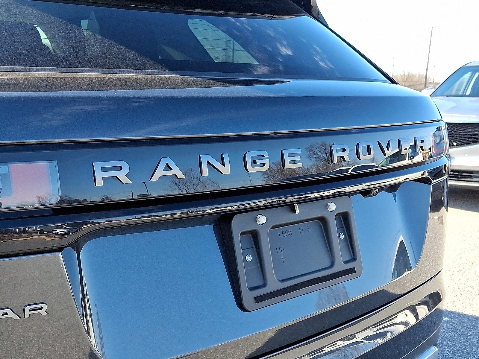Used 2025 Land Rover Range Rover Velar S AWD/4WD image 32