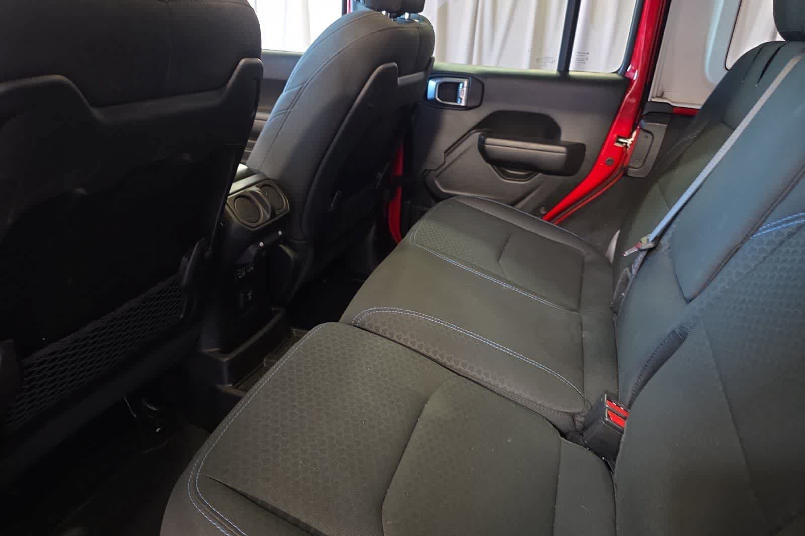 Used 2024 Jeep Wrangler Unlimited Rubicon 4xe AWD/4WD image 5