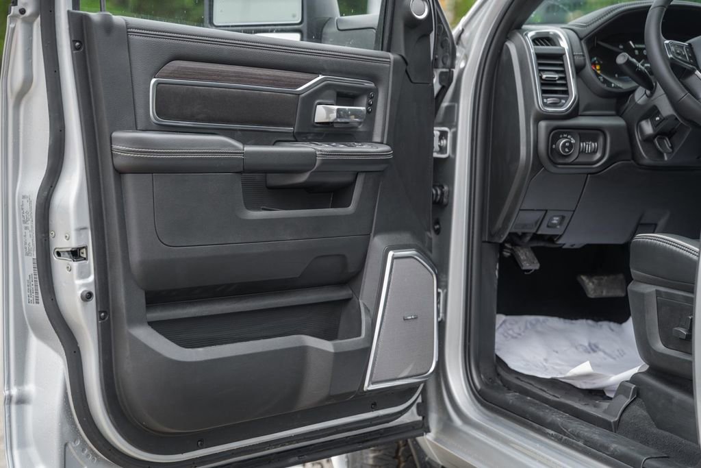 New 2026 RAM 2500 Laramie AWD/4WD image 47