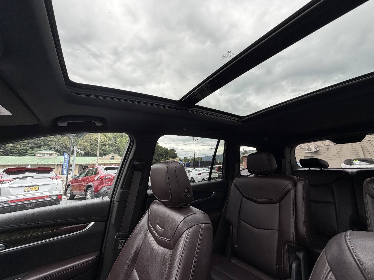 Used 2022 Cadillac XT6 Premium Luxury w/ Technology Package AWD/4WD image 31