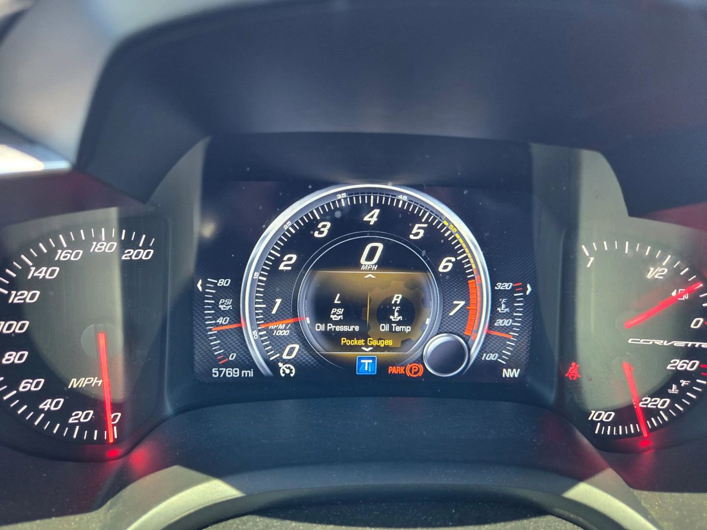 Used 2019 Chevrolet Corvette Stingray Coupe w/ 1LT image 20