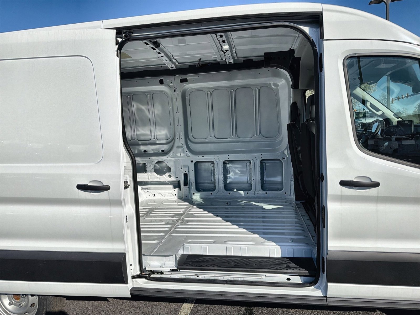 New 2026 Ford Transit 250 148 Medium Roof image 30