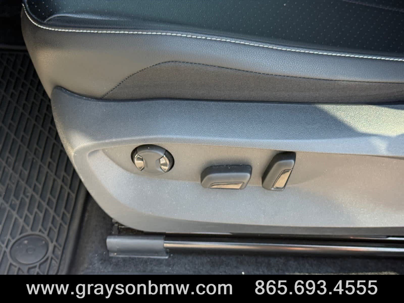 Used 2024 Volkswagen Tiguan SE R-Line FWD image 14