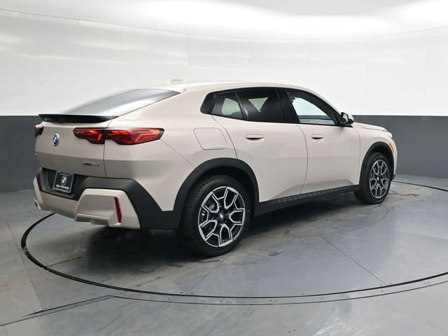 New 2026 BMW X2 xDrive28i w/ Technology Package image 4