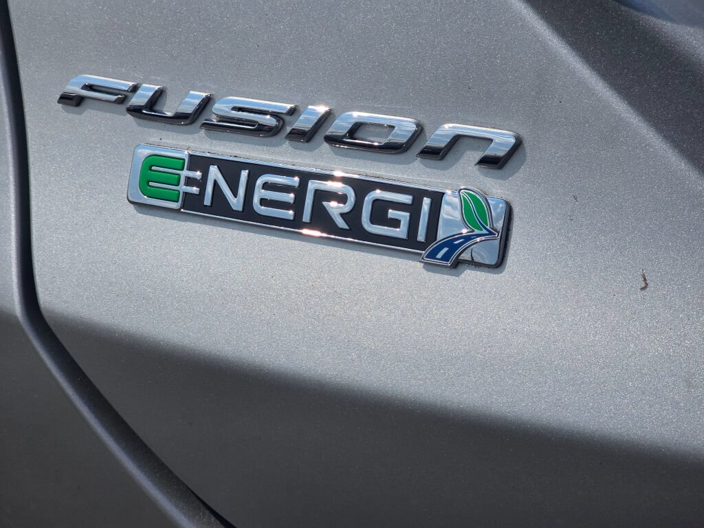 Used 2017 Ford Fusion Energi SE FWD image 14