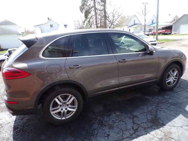 Used 2016 Porsche Cayenne w/ Premium Package Plus image 5