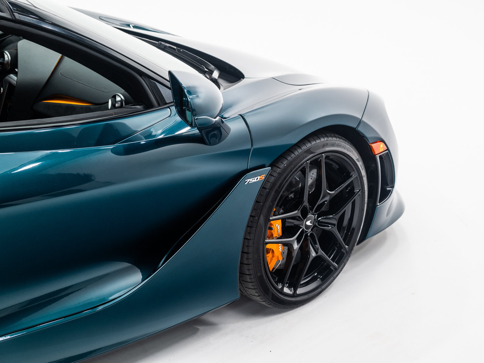 Used 2024 McLaren 750S Spider RWD image 19