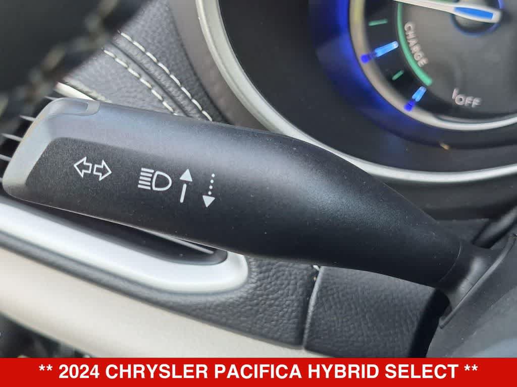 Used 2024 Chrysler Pacifica Limited FWD image 25