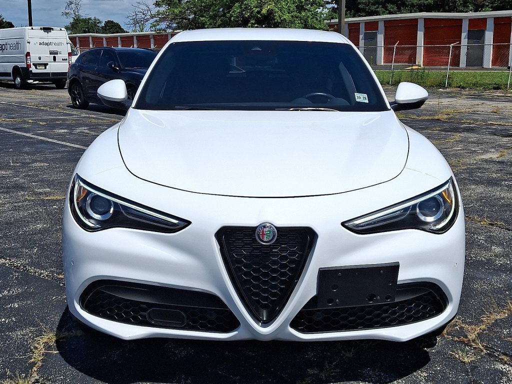 Used 2023 Alfa Romeo Stelvio Sprint image 8