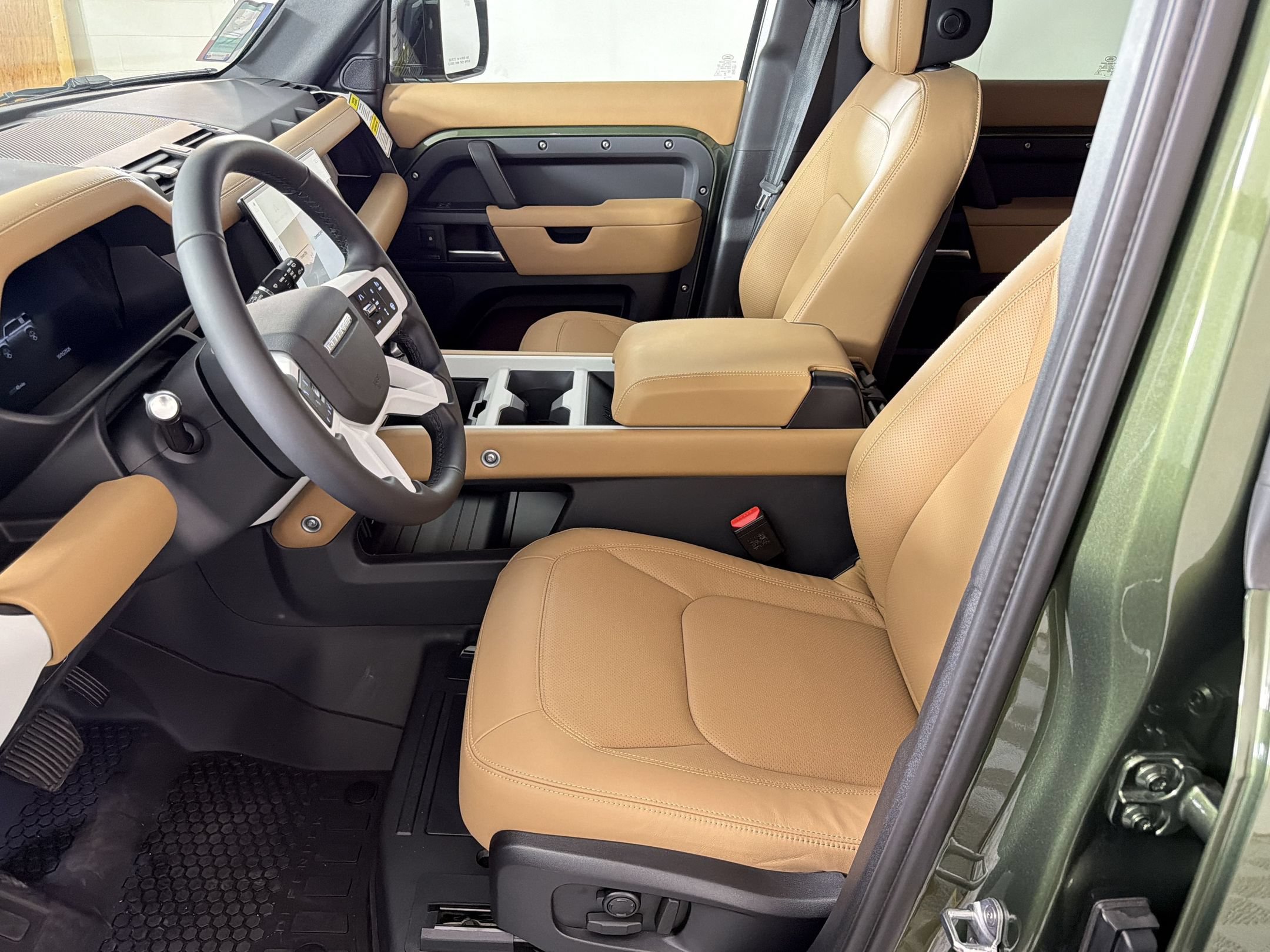 New 2026 Land Rover Defender 110 X-Dynamic SE AWD/4WD image 5